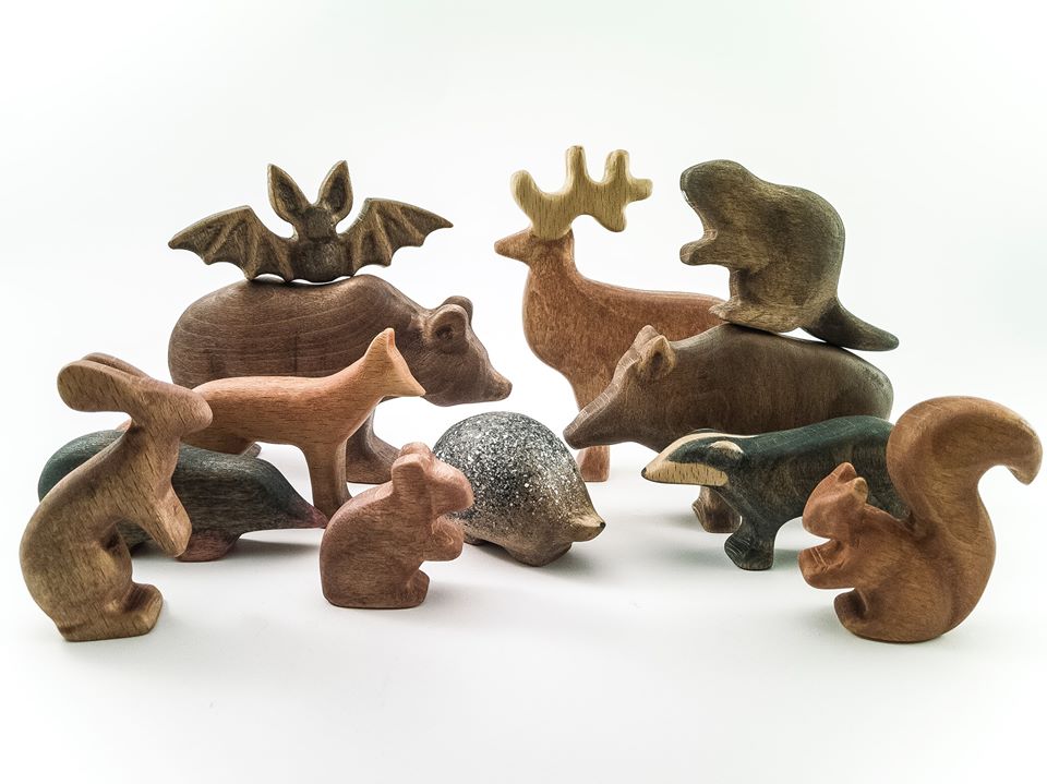 Animal Figurines & Animal Collectibles